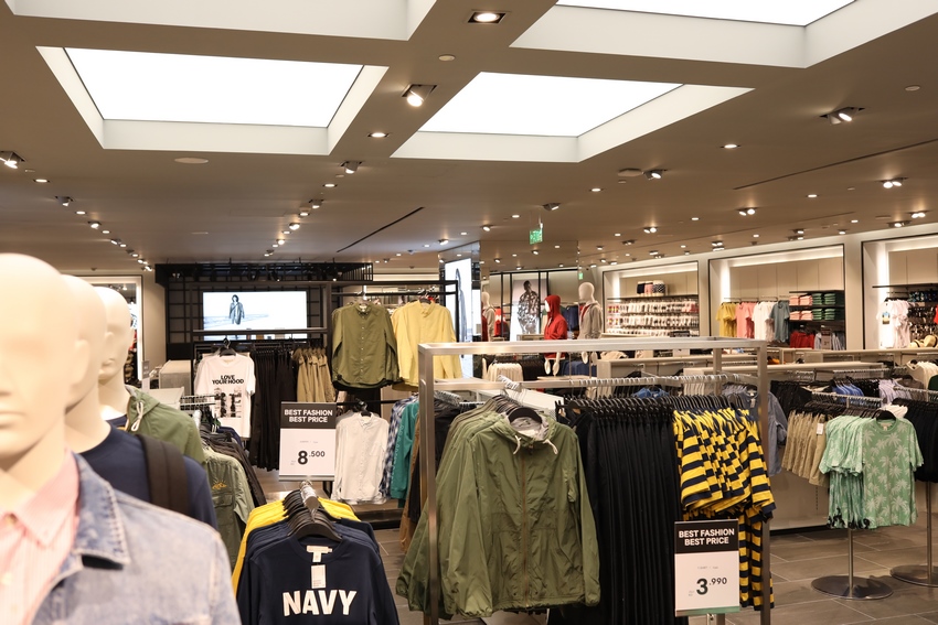 Retail Fitout Services: H&M | The Avenues Mall 4
